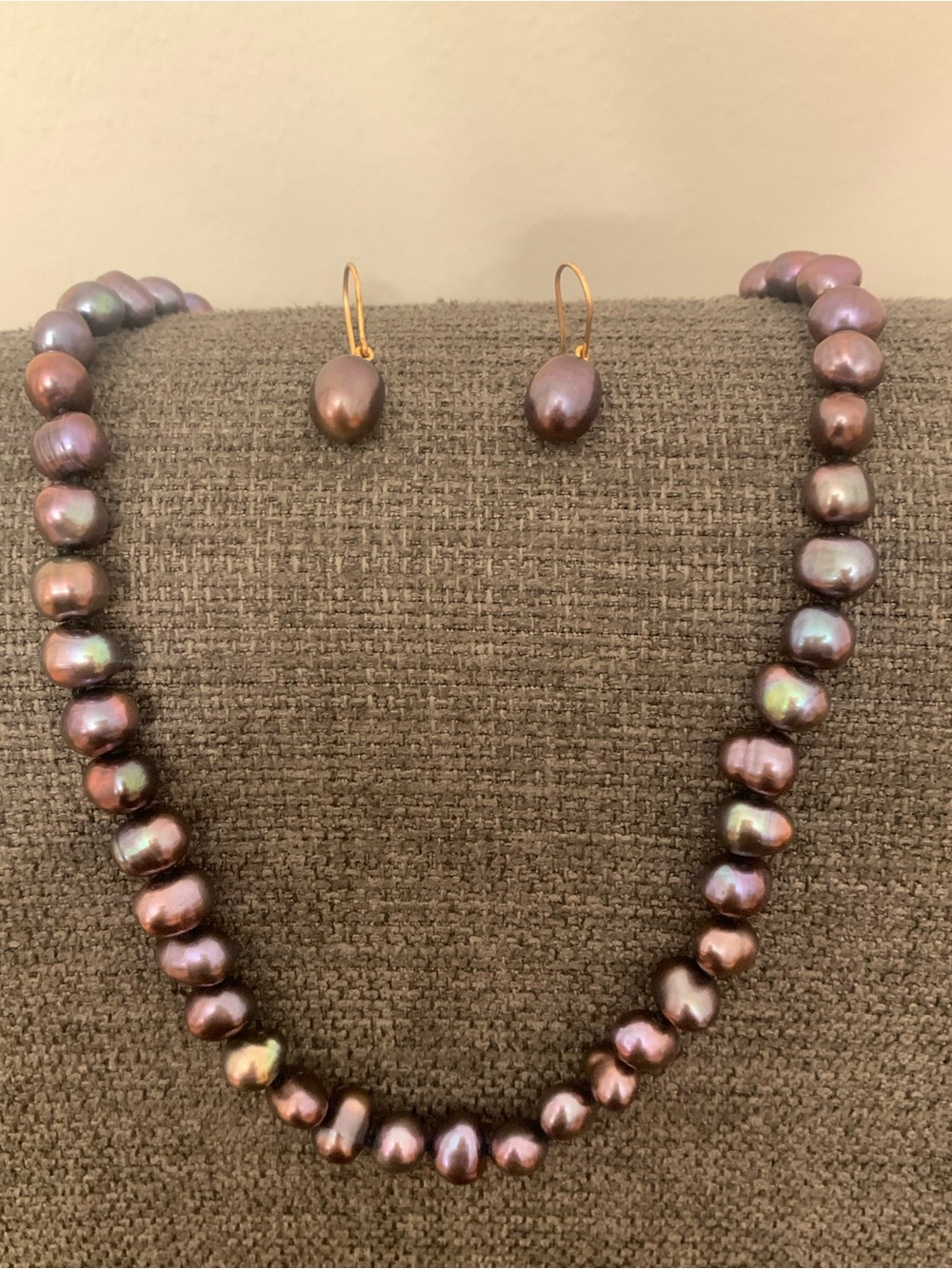 Freshwater Pearl Necklace and Earrings Set - Iridescent Plum